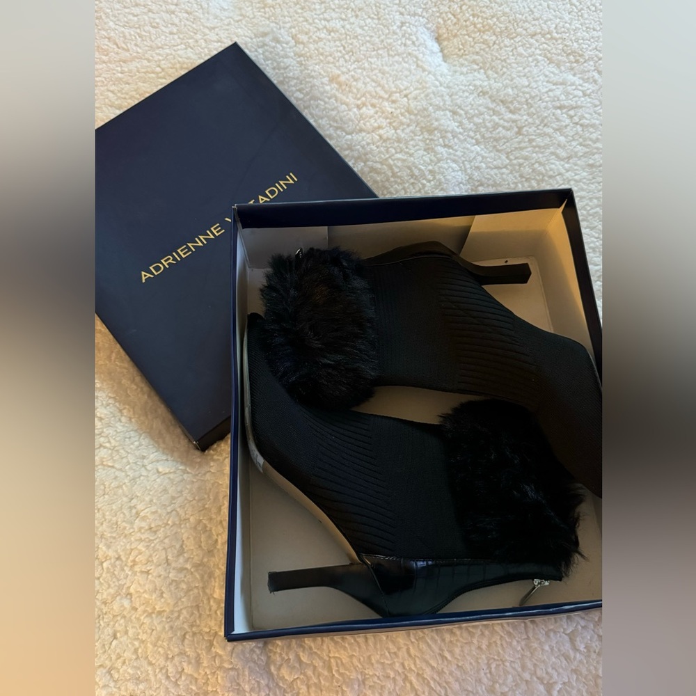 Adrienne Vittadini Stretch Knit Faux Fur Cuff Ankle Boot. Size 9. Black